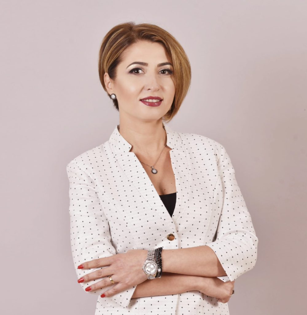 Director_Carmen_Veliscu
